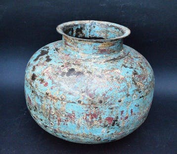 Prachtige oude waterpot gemaakt van ijzeren platen die met, Antiek en Kunst
