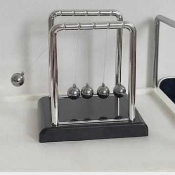 Newton's Cradle: Wetenschappelijk Pendel Speelgoed voor Bure, Verzenden, Nieuw