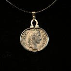 Oud-Romeins Zilver Oud-Romeins zilveren denarium, gemonteerd