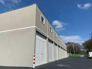 Emmen: Nog 1 enkele garagebox/bedrijfsunit TE HUUR!, Drenthe