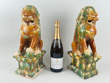 Figuur - A pair of large foo dogs - Keramiek - China (Zonder