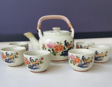 Kutani - Koffie- en theeservies (7) - Geglazuurd porselein -, Antiek en Kunst