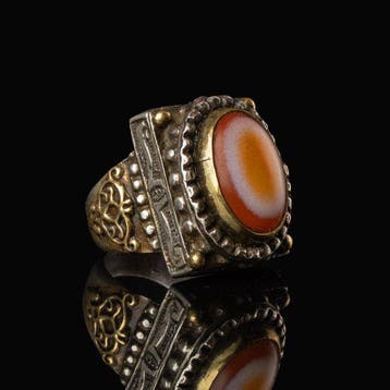 Ottomaanse Rijk Zilver Ring met gebanderde carneool Oog, Antiek en Kunst