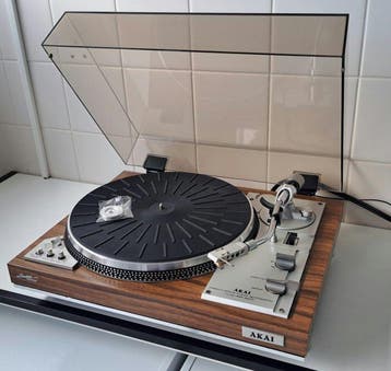 Akai - AP-207 Fully Automatic Direct Drive Limited, Nieuw