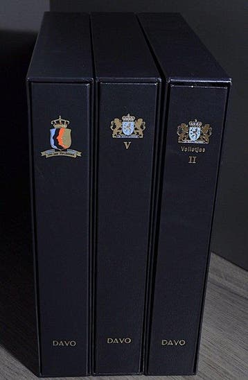 Accessoires Nederland - 3 lege luxe DAVO albums met, Gestempeld