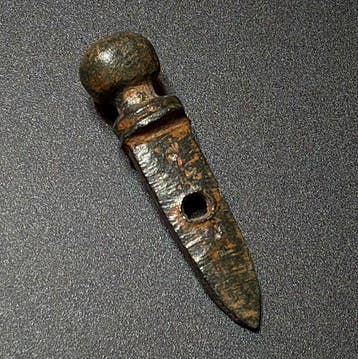 Oud-Romeins Bronzen emblematisch gladiatorenamulet in de