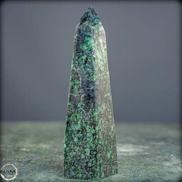 Majestueus smaragdobelisk uit de legendarische Muzo-mijn –