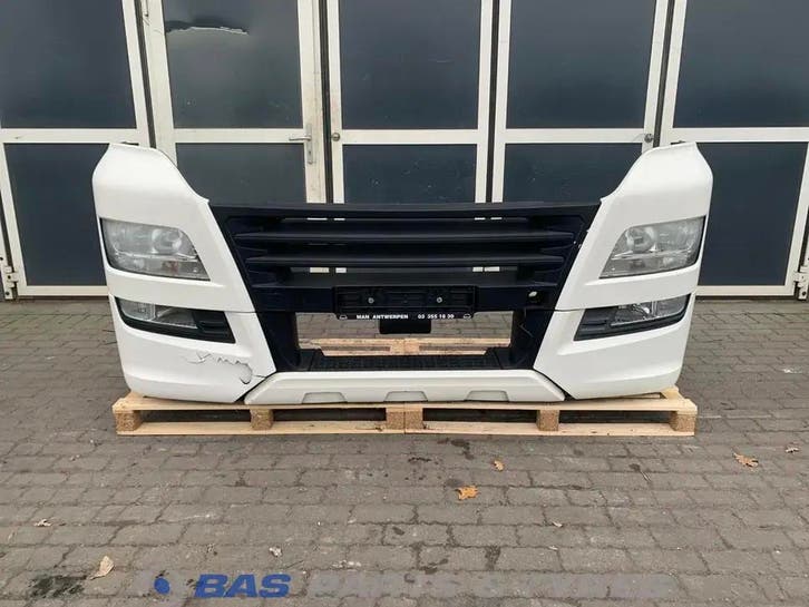 Bumper MAN TGX 81251016749, Auto-onderdelen, Vrachtwagen-onderdelen, Gebruikt, MAN, Carrosserie en Plaatwerk, Ophalen