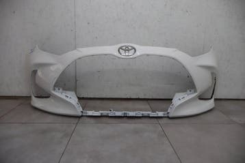 voorbumper Toyota Yaris IV 52119-0DA00, Verzenden, Gebruikt