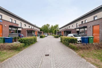 Te huur: Huis Henry Moorestraat in Almere, Huizen en Kamers, Almere, Flevoland