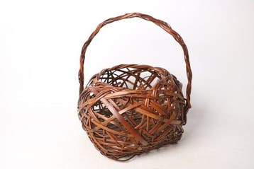 Elegante Japanse bamboe bloemenmand – rustieke patina en