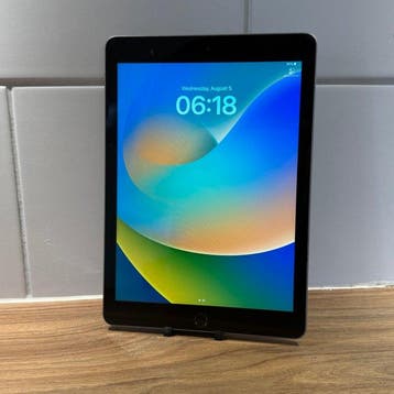 Apple iPad (5th generation) 128GB Wifi - Mobiele telefoon, Nieuw