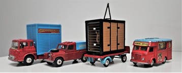 Corgi 1:43 - Model vrachtwagen (4) - Chipperfields Smiths, Nieuw
