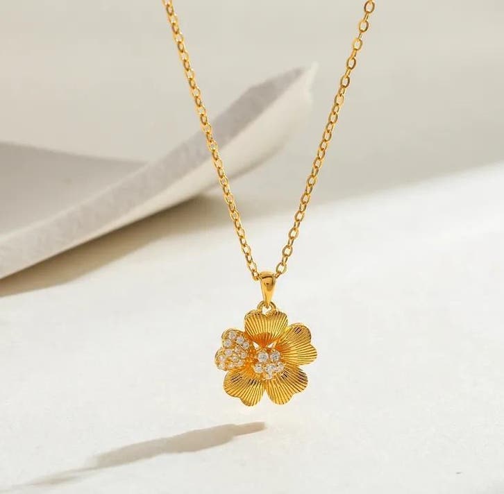 Zilveren ketting verguld met 22k echt goud bloem en zircoon, Sieraden, Tassen en Uiterlijk, Kettingen, Goud, Nieuw, Met hanger