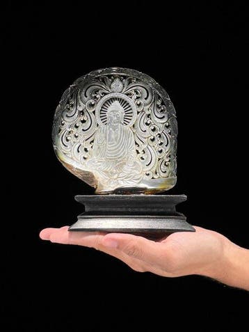 Fijngegraveerde parelmoeren schelp - Boeddha-beeldhouwwerk -, Antiek en Kunst