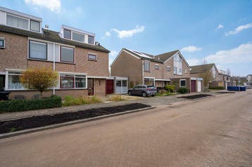 Te huur: Huis Alban Bergstraat in Almere, Almere, Flevoland