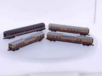 Schaal N Minitrix 3018 Passagierswagen, Minitrix 3019 2 x..., Hobby en Vrije tijd, Modeltreinen | N-Spoor, Ophalen of Verzenden