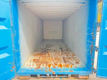 (Verkocht) KTK opslagcontainer – nog 2 rode te koop
