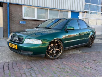 Audi A4 1.8 T 200PK+-/MOTORREVISIE/DEALERONDERHOUD/RIJD PERF, Zwart, Leder en Stof, Handgeschakeld, Nieuw