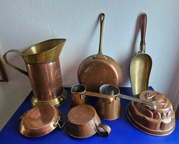 Kan (8) - Koper - 8 koperen pannen.