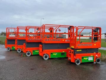 Schaarhoogwerkers voorraad actie | 10 t/m 14 M | Vanafprijs:, Verzenden