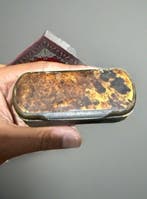 Curieuze antieke tabaksdoos Georgiaans in hoorn en bakeliet