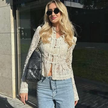 Vintage Kant Blouse met Pofmouwen en Elegante Knoopsluiting, Verzenden, Nieuw