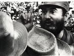 Alberto Korda (1928–2001) - Fidel Castro conversando con