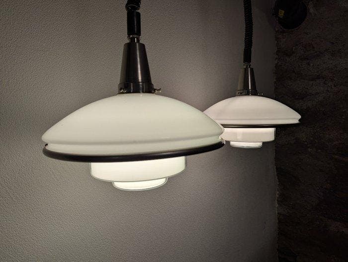 Sistrah - Otto Müller - Lamp (2) - Megaphos P3 - Opaline, Antiek en Kunst, Antiek | Lampen