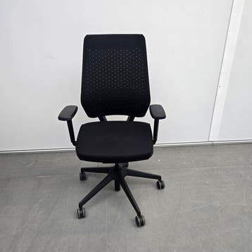 Interstuhl bureaustoel - zwarte stof en geperforeerde mesh r, Ophalen of Verzenden, Nieuw