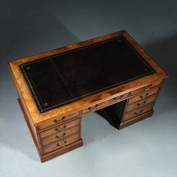Bureau Engeland noten met wortelnoten en zwart leer ca 1910, Antiek en Kunst, Ophalen of Verzenden