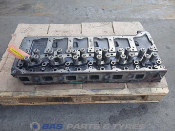 Cilinderkop Volvo D11K 370 K1 21379389, Ophalen, Gebruikt, Volvo, Motor en Toebehoren