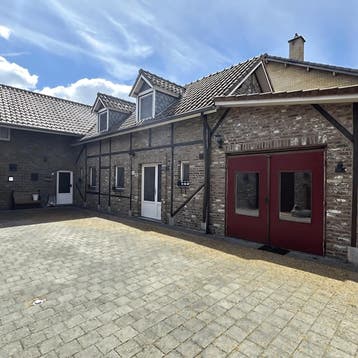 Appartement in Gronsveld gevonden voor €1200,- pm, Huizen en Kamers, Huizen te huur, Direct bij eigenaar, Appartement, Limburg