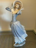 Lladró - Vicente Martínez - Beeldje, “Spring Breeze” 4936 –