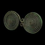 Bronstijd dubbele speld / fibula - 96,1 mm