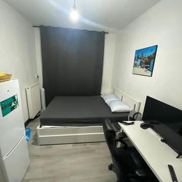 Kamer gevonden in of bij Den-haag, Direct bij eigenaar, Den-haag, (Studenten)kamer, Zuid-Holland