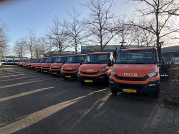 Iveco Daily 35C14 2.3 375, Stof, Gebruikt, Euro 6, Overige kleuren