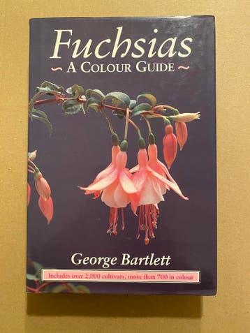 Fuchsias - 2000 soorten waarvan 700 met kleurenfoto - ENGELS, Verzenden, Zo goed als nieuw, Bloemen, Planten en Bomen