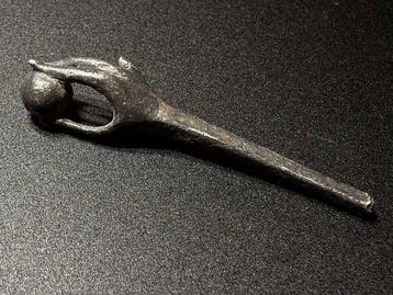 Oud-Romeins Zilver Zeldzame hand, die een wereldbol