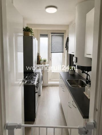 Woningruil - Van Lodensteynstraat 107 - 2 kamers, Zuid-Holland