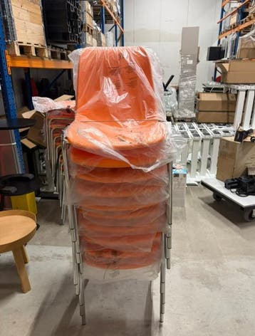 WK KNALLER Kuipstoelen Oranje - Stapelbare designstoelen voo, Huis en Inrichting, Stoelen, Ophalen of Verzenden, Gebruikt