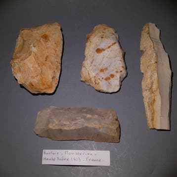 Neolithisch Grote vuurstenen. Lengte: 13 cm. Mes - 5000