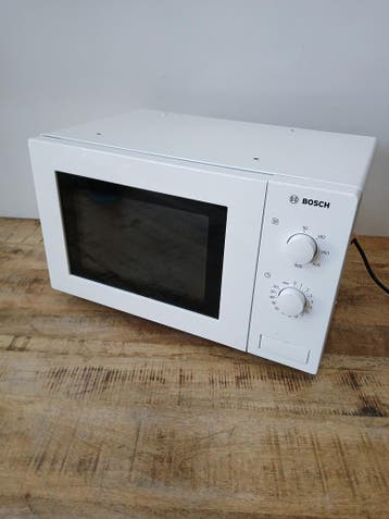 Bosch HMT72M420 magnetron, wit, 46 x 35 x 27 cm, Ophalen, Nieuw in verpakking