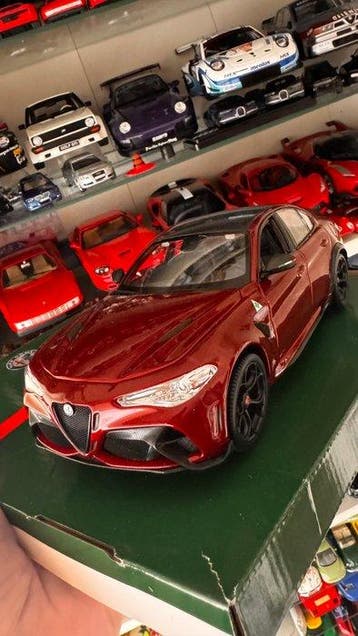 Bburago 1:18 - Modelauto - Alfa Romeo Giulia GTA Série, Nieuw