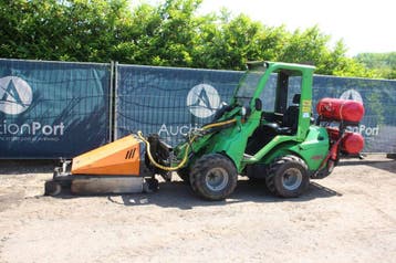 Veiling: Kniklader Avant M635 Diesel 2010 met Aanbouwdeel, Ophalen, Wiellader of Shovel