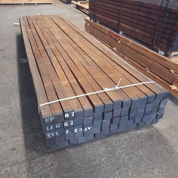 Ca. 70x Hardhouten paal, 7 x 7 x 400 cm, Nieuw