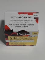 Cien Vital Beauty dagcrème Anti-Wrinkle en Extra Firming., Verzenden, Nieuw, Gehele gezicht, Verzorging