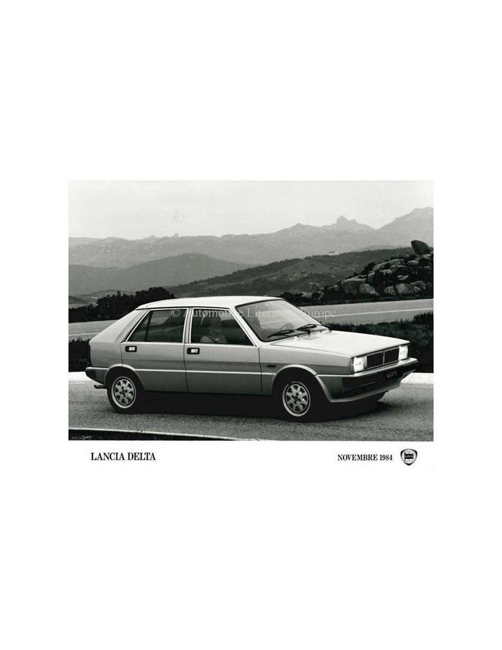 1984 LANCIA DELTA PERSFOTO, Boeken, Auto's | Folders en Tijdschriften