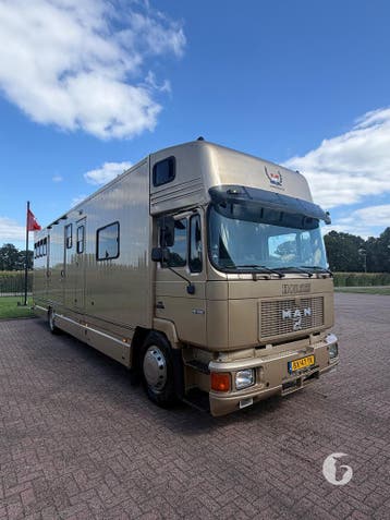 Degelijke MAN 8-paards Roelofsen vrachtwagen!, Ophalen, Zo goed als nieuw, Aluminium, Overige typen