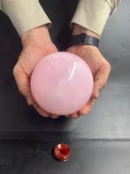 Roze mangano calciet fluorescerend Bol met standaard -